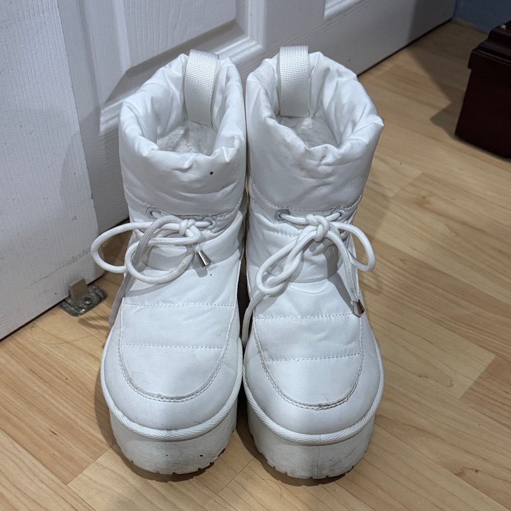 Women's White Winter Boots